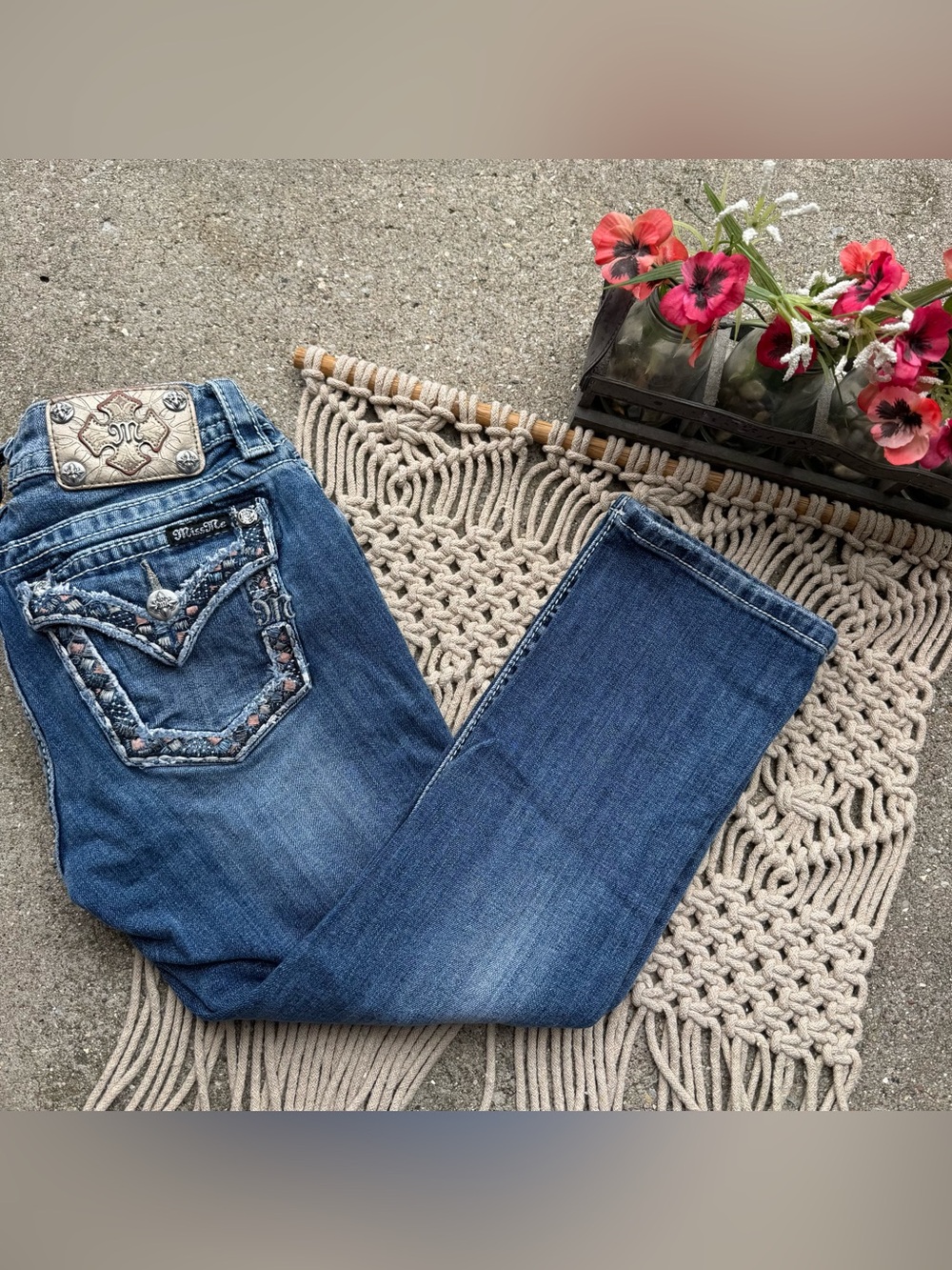 Miss Me Distressed Jean Capris Size 27
